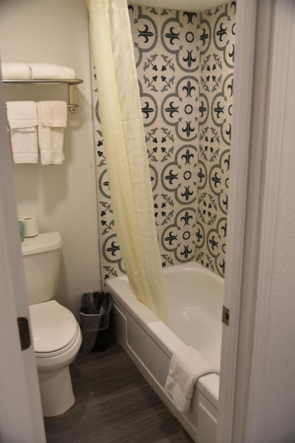 Town Place Studio Apartment Snyder Eksteriør billede