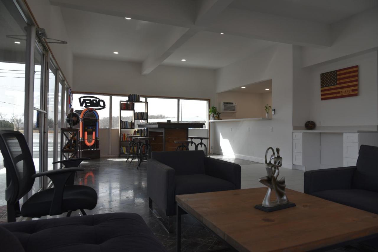Town Place Studio Apartment Snyder Eksteriør billede